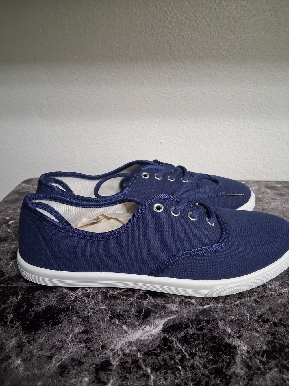 Brand New Womens Navy Canvas Lace-Up Sneakers Size EU 40 Or US 9.5